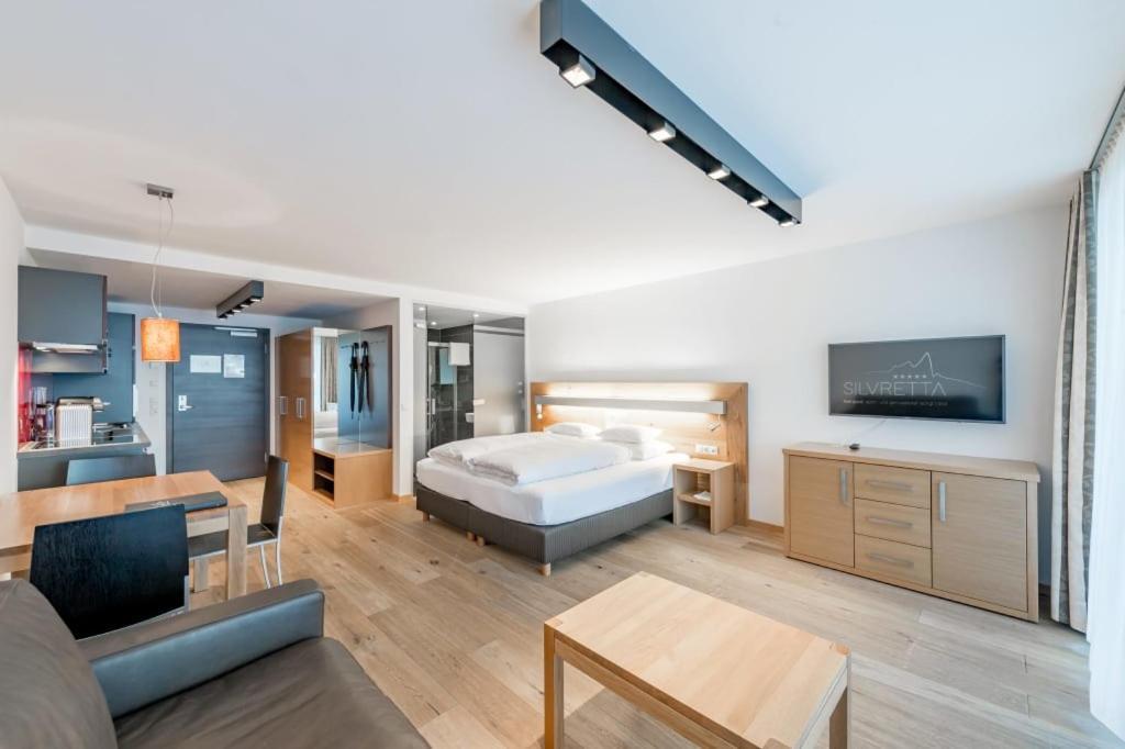 Sport- Und Genusshotel Silvretta Ισγκλ Εξωτερικό φωτογραφία